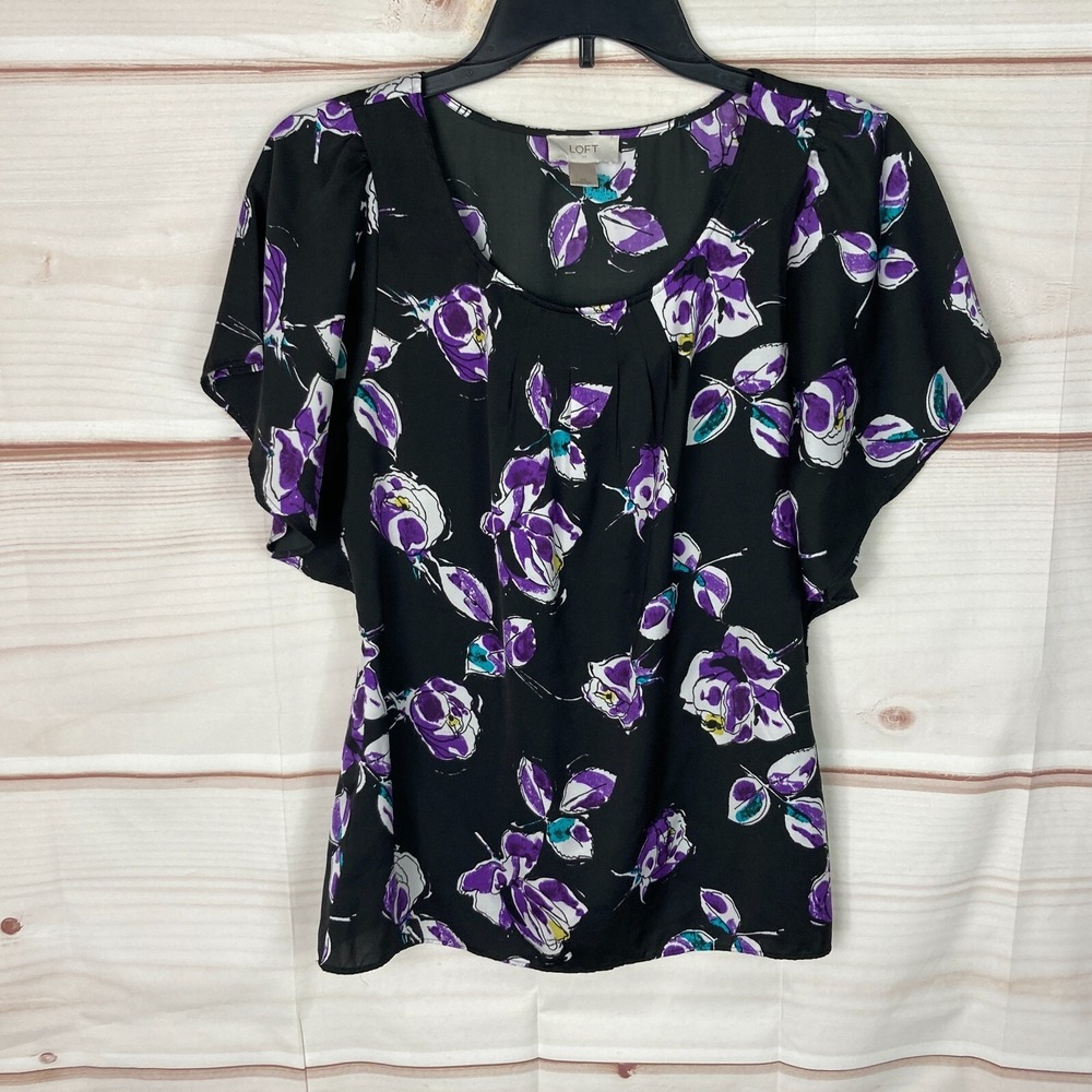 LOFT Top Women XS Black Floral Blouse Satin Flutter Sleeve Pleated Neck Pullover